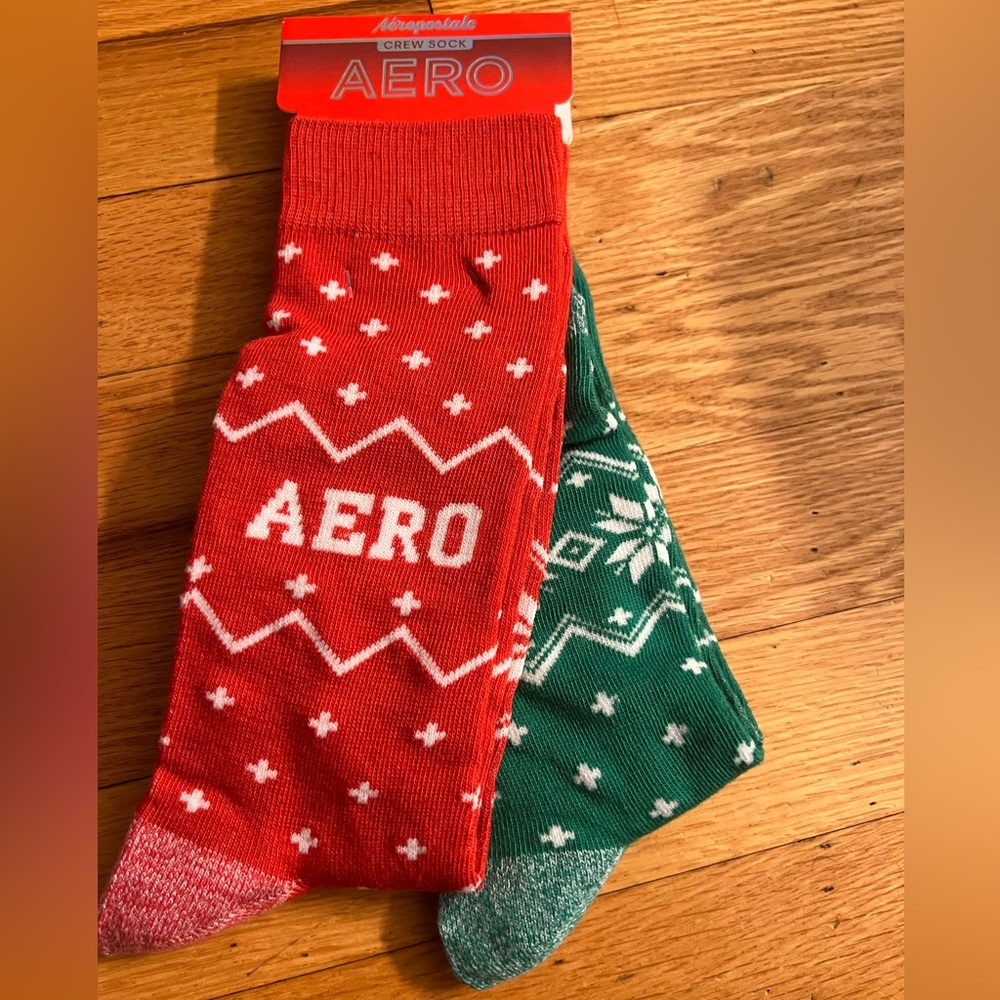 - 2 pair of Aero socks